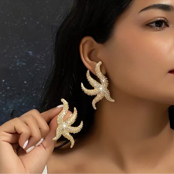 Amoura - Gold-Plated Octopus Rhinestone Earrings - Picture 3 of 8